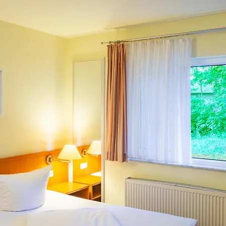 Waldhotel -self Check-in- 3* Schöneiche