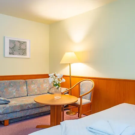 ホテル Waldhotel -self Check-in-