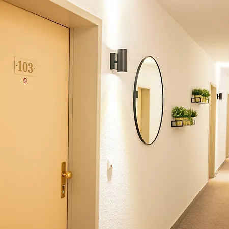 Waldhotel -self Check-in- Hotel