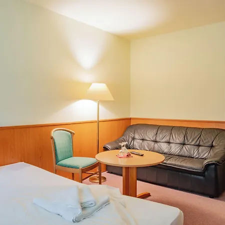 Waldhotel -self Check-in- Hotel Schöneiche