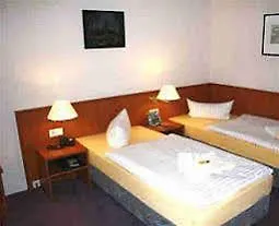 Waldhotel -self Check-in- מלון